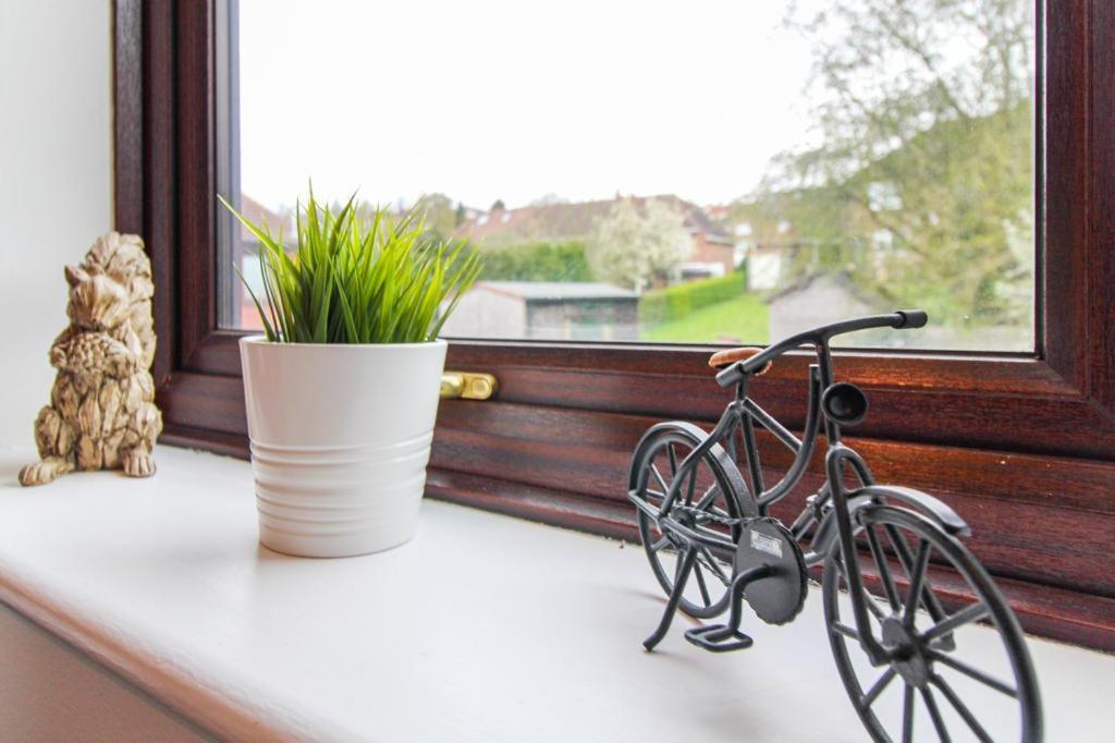 Comfortable 2 Bedroom House With Free Parking Nottingham Exterior photo